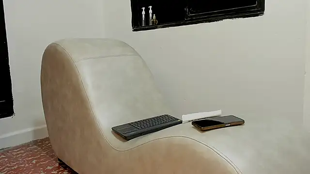 HoneyLovers OS online show from 12/02/25, 01:28