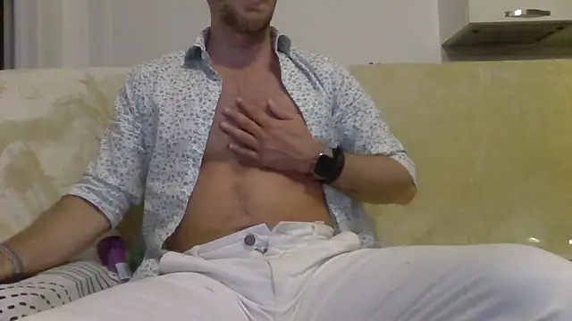 Snapshot of Eroshotlicker chatting on 04/19/26, 10:34 Eroshotlicker online show from 04/19/26, 10:34