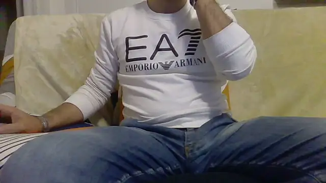Snapshot of Eroshotlicker chatting on 04/24/26, 09:06 Eroshotlicker online show from 04/24/26, 09:06