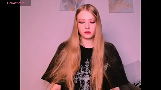 Snapshot of _Milana_Sparkl75_ chatting on 01/07/26, 11:12 Milana Sparkl75 online show from 01/07/26, 11:12