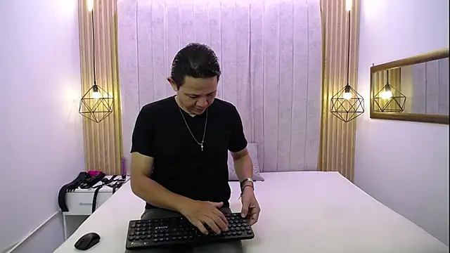 DaniyMel online show from 12/20/25, 12:23