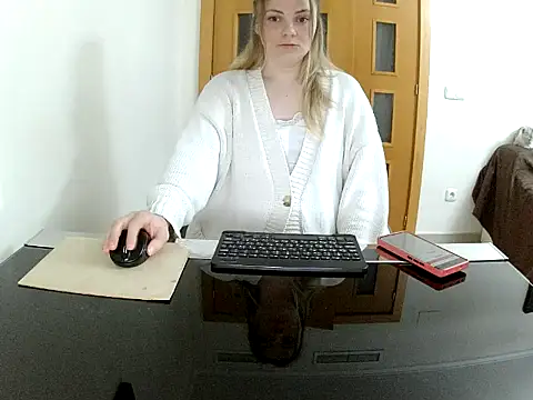 Adelyxveex online show from 11/29/25, 11:19