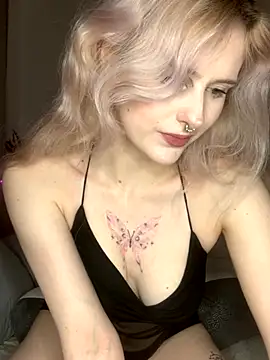 Snapshot of MilaElin chatting on 11/30/25, 09:30 MilaElin online show from 11/30/25, 09:30