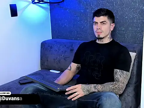 Snapshot of _mrcock__ chatting on 04/12/26, 06:40 mrcock online show from 04/12/26, 06:40