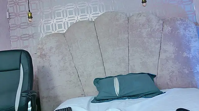 abby saenz 2025 online show from 12/01/25, 08:58