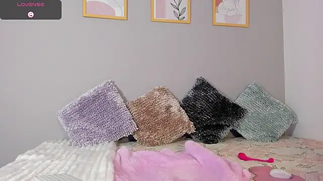 Snapshot of IvannaVolk_ chatting on 07/16/26, 05:24 IvannaVolk online show from 07/16/26, 05:24