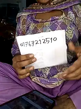 Snapshot of Jhunaki_789 chatting on 12/19/25, 10:00 Jhunaki 789 online show from 12/19/25, 10:00