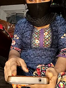 Snapshot of Jhunaki_789 chatting on 01/11/26, 03:33 Jhunaki 789 online show from 01/11/26, 03:33