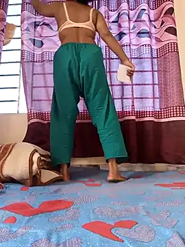 Snapshot of Jhunaki_789 chatting on 04/08/26, 04:12 Jhunaki 789 online show from 04/08/26, 04:12