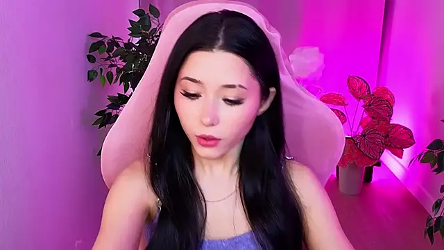 Snapshot of RedMidnight chatting on 03/17/26, 08:56 RedMidnight online show from 03/17/26, 08:56