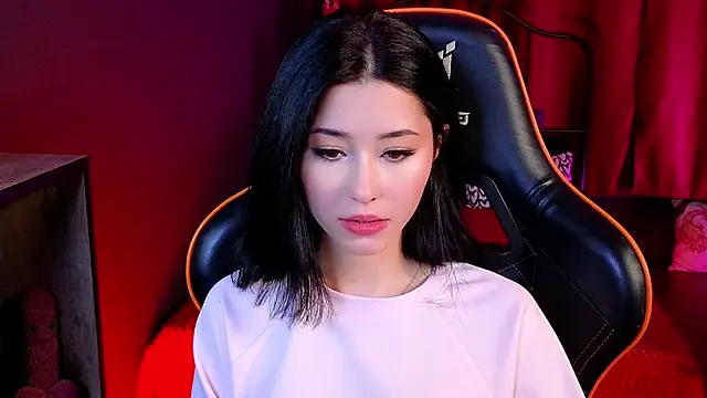 Snapshot of RedMidnight chatting on 04/03/26, 09:13 RedMidnight online show from 04/03/26, 09:13