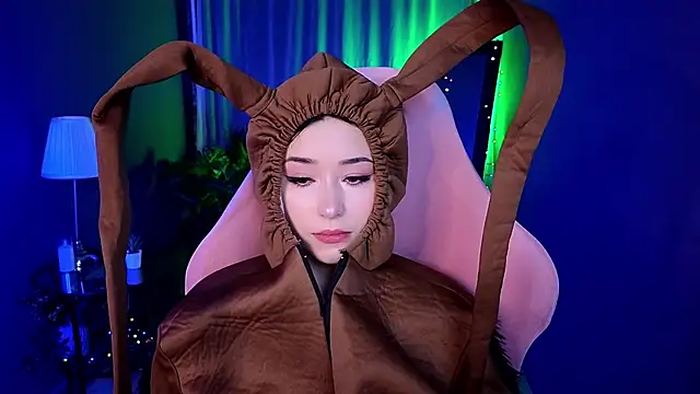 Snapshot of RedMidnight chatting on 04/05/26, 08:50 RedMidnight online show from 04/05/26, 08:50