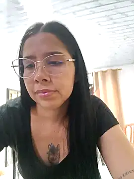 Snapshot of KarelysAC chatting on 11/29/25, 03:59 KarelysAC online show from 11/29/25, 03:59