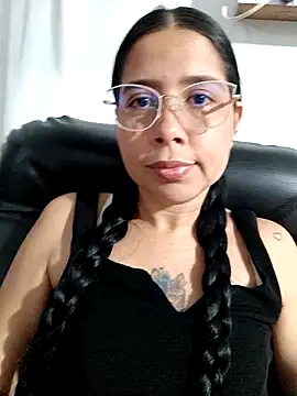 Snapshot of KarelysAC chatting on 12/01/25, 12:48 KarelysAC online show from 12/01/25, 12:48