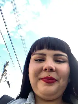 Snapshot of Yuliks_ chatting on 11/29/25, 01:14 Yuliks online show from 11/29/25, 01:14