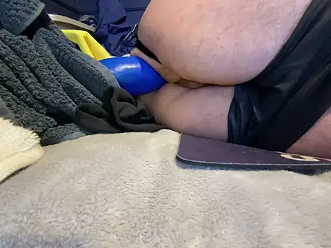 xxxenzo1 online show from 01/04/25, 05:05