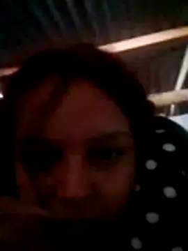 Snapshot of Beckyz25 chatting on 11/29/25, 04:43 Beckyz25 online show from 11/29/25, 04:43