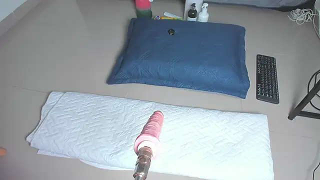 sophie 1  online show from 02/06/26, 02:49