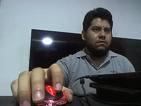 Snapshot of Alphacashmaster777 chatting on 11/26/25, 12:55 Alphacashmaster777 online show from 11/26/25, 12:55