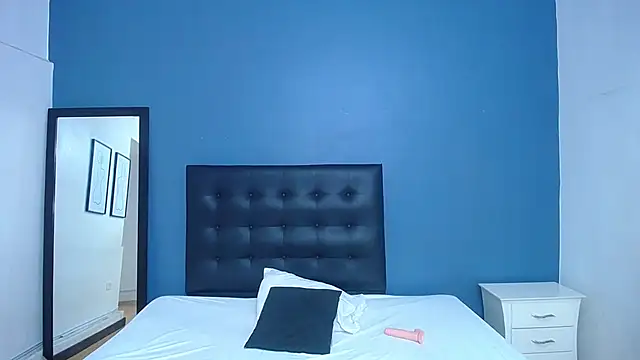 Snapshot of naughty_bigass_18 chatting on 11/25/25, 06:41 naughty bigass 18 online show from 11/25/25, 06:41