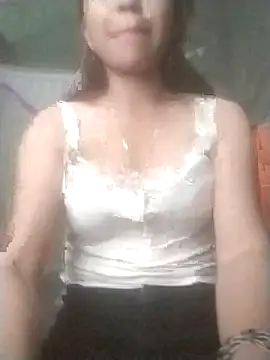 Snapshot of tieutam122 chatting on 11/27/25, 01:18 tieutam122 online show from 11/27/25, 01:18