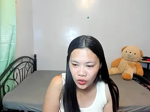 Snapshot of urasian_cha chatting on 11/26/25, 11:33 urasian cha online show from 11/26/25, 11:33