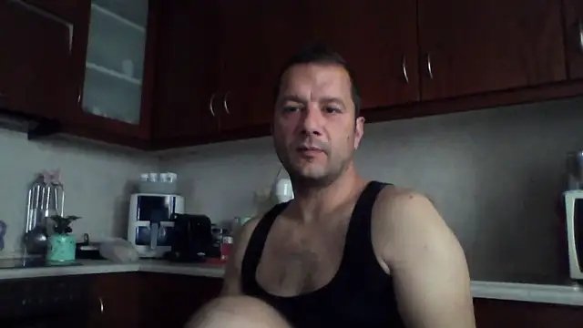Snapshot of Billakos chatting on 05/13/26, 07:39 Billakos online show from 05/13/26, 07:39