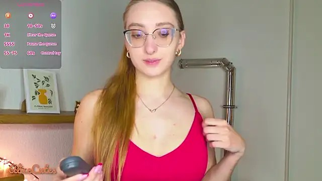 Snapshot of AliceCutes chatting on 02/28/26, 01:12 AliceCutes online show from 02/28/26, 01:12