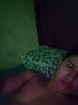 Snapshot of Alvarezz0202 chatting on 04/07/26, 08:20 Alvarezz0202 online show from 04/07/26, 08:20