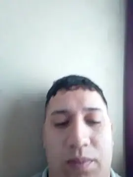Snapshot of Alvarezz0202 chatting on 06/06/26, 12:43 Alvarezz0202 online show from 06/06/26, 12:43