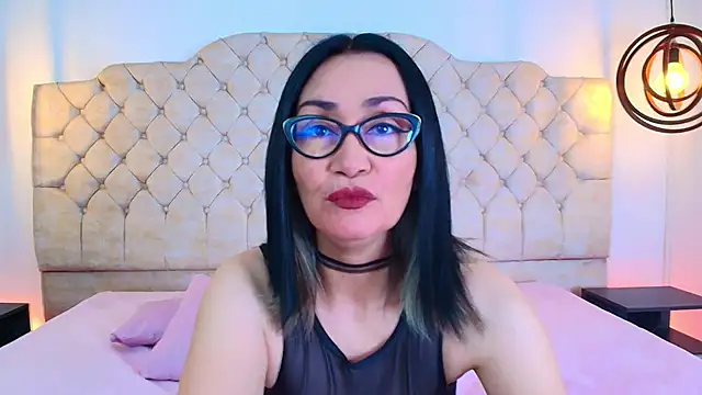 Snapshot of Lucy1_Lane chatting on 11/26/25, 11:22 Lucy1 Lane online show from 11/26/25, 11:22