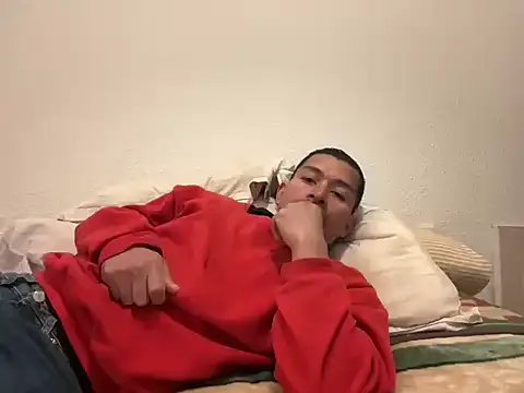 Snapshot of esleider12 chatting on 12/01/25, 10:53 esleider12 online show from 12/01/25, 10:53