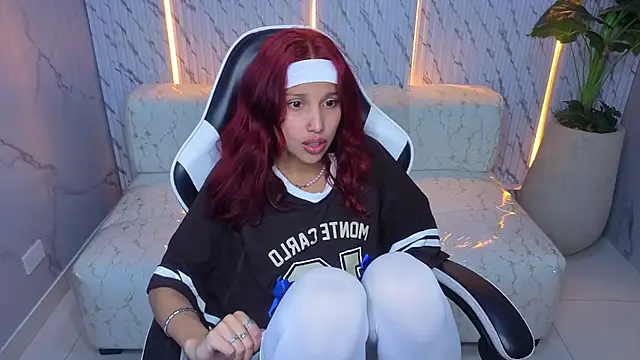 Saphire Tx online show from 12/14/25, 01:05