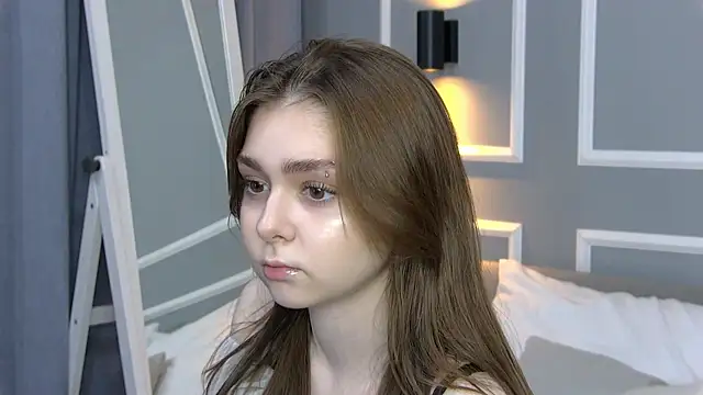 NatalieCroft online show from 12/05/25, 06:11