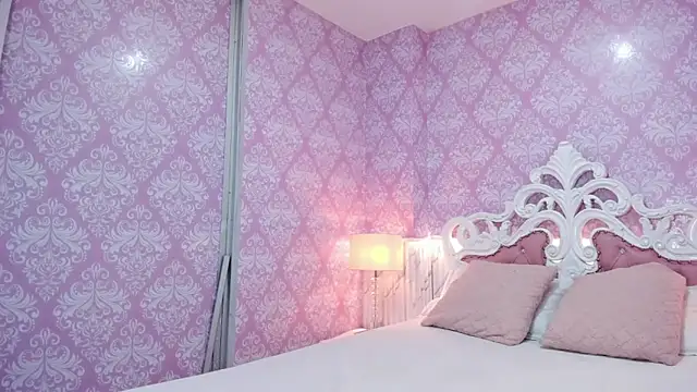 sarah sluty online show from 04/07/26, 02:34