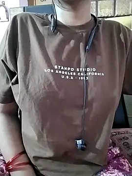 RASHMI SHARMA9 online show from 04/08/26, 09:42