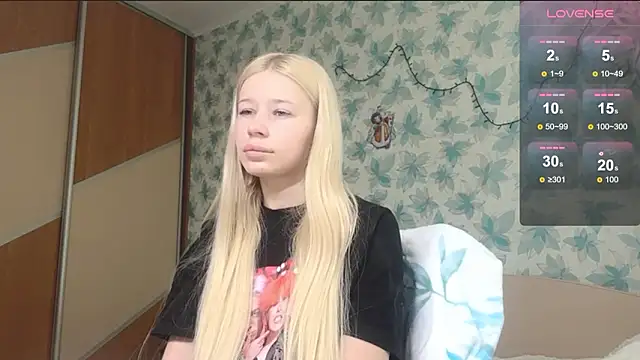 Barbie Blondie online show from 03/18/26, 12:52