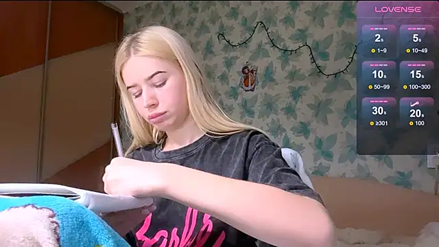 Barbie Blondie online show from 04/11/26, 03:16