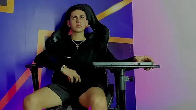 twink scott  online show from 12/03/25, 04:31