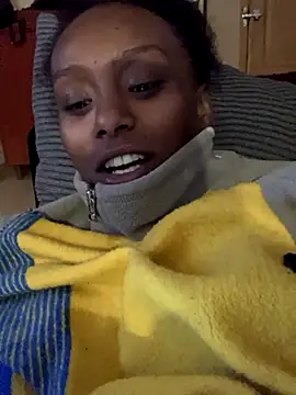    Hannah    online show from 12/05/25, 03:20