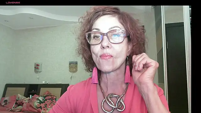 Snapshot of Kelly_Flurr chatting on 07/17/26, 06:35 Kelly Flurr online show from 07/17/26, 06:35