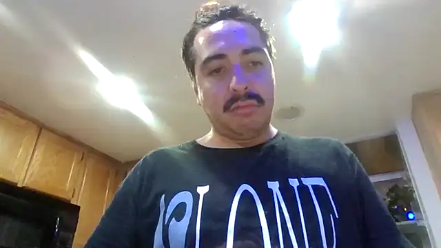 Snapshot of 818horny chatting on 04/26/26, 06:33 818horny online show from 04/26/26, 06:33