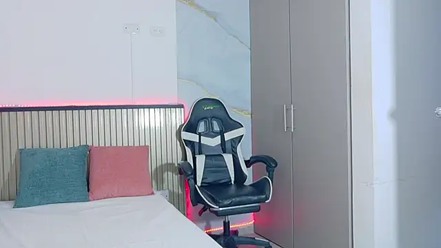 Liaa walker online show from 11/27/25, 12:07