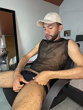 Snapshot of Andressbigcock__ chatting on 12/03/25, 02:26 Andressbigcock online show from 12/03/25, 02:26