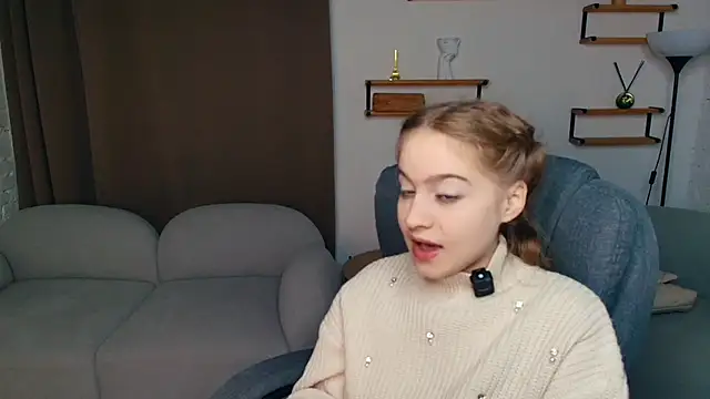 FairrryBluuum online show from 11/28/25, 02:31