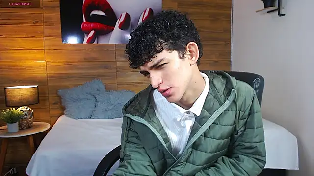 Snapshot of Michaelkoiv chatting on 03/17/26, 11:35 Michaelkoiv online show from 03/17/26, 11:35