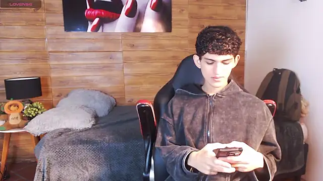 Snapshot of Michaelkoiv chatting on 03/30/26, 12:28 Michaelkoiv online show from 03/30/26, 12:28