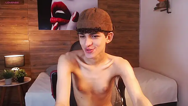 Snapshot of Michaelkoiv chatting on 04/04/26, 12:35 Michaelkoiv online show from 04/04/26, 12:35