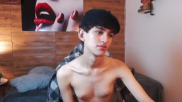 Snapshot of Michaelkoiv chatting on 04/18/26, 11:47 Michaelkoiv online show from 04/18/26, 11:47