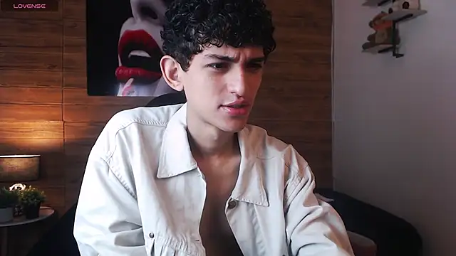 Snapshot of Michaelkoiv chatting on 04/21/26, 12:33 Michaelkoiv online show from 04/21/26, 12:33